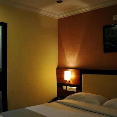 Moments Hotel Calcuta Exterior foto