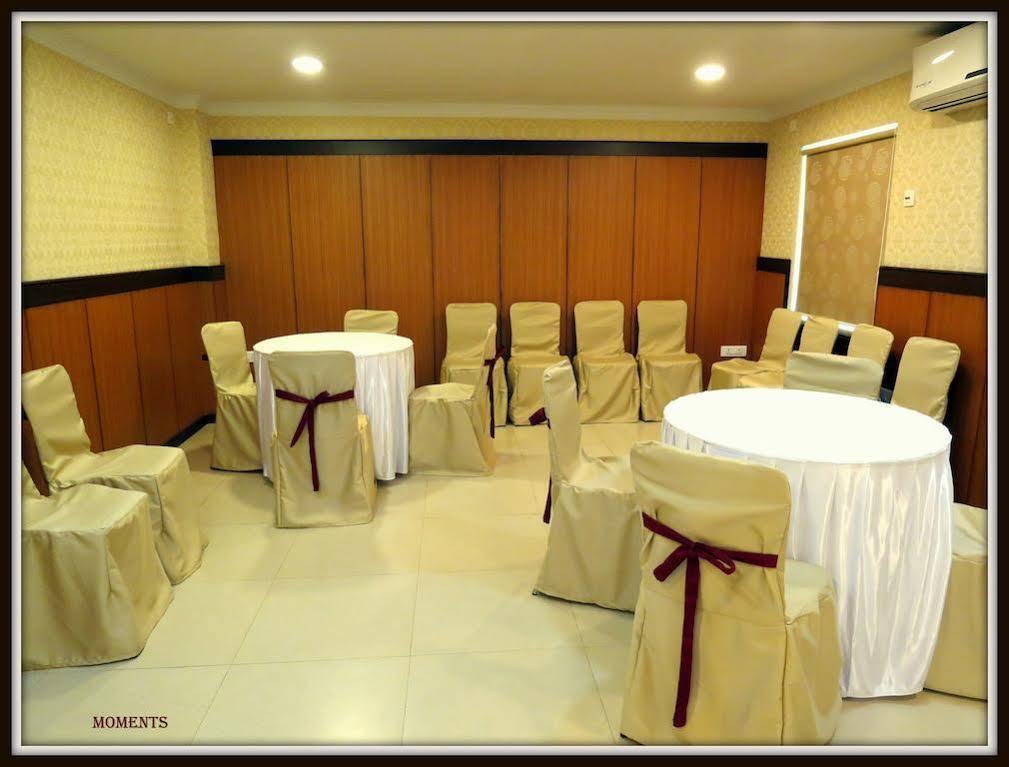 Moments Hotel Calcuta Exterior foto